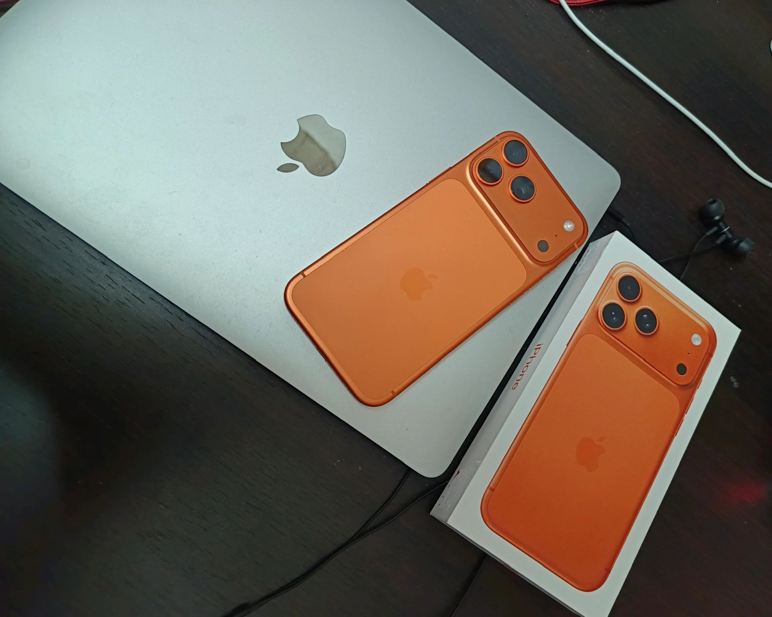 Пару дней с iPhone 17 Pro Max Cosmic Orange. Первые впечатления